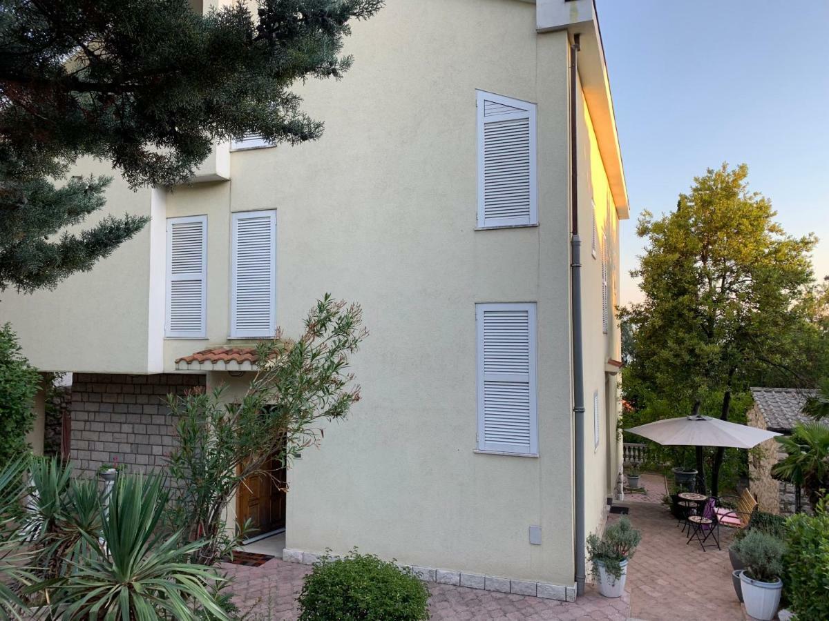 Apartments Lukas Novi Vinodolski Exterior photo